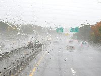 Raining on the road 下雨路上3